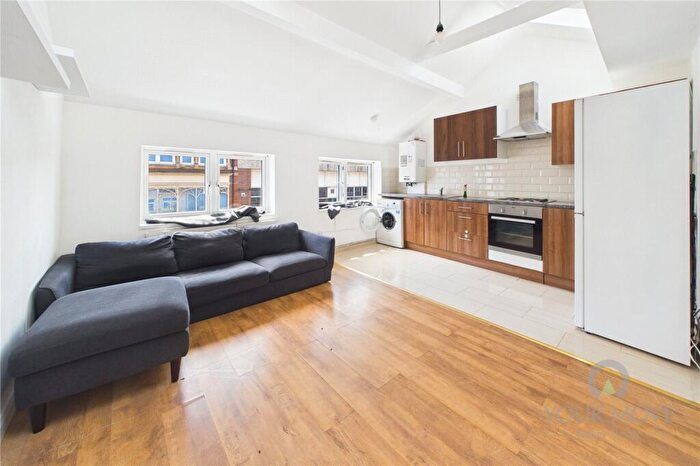 1 Bedroom Flat To Rent In Gold Street, Northampton, Northamptonshire, NN1