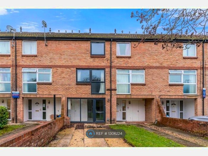 4 Bedroom Terraced House To Rent In Murvagh Close, Cheltenham GL53