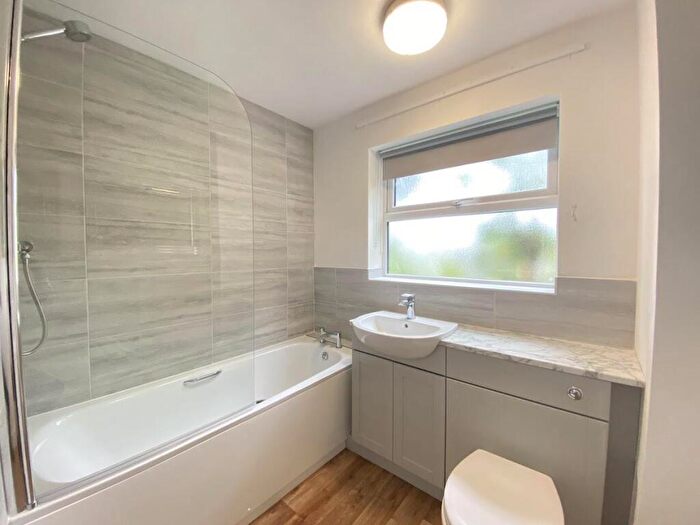2 Bedroom Flat To Rent In Chevin Court, New Zealand Lane, Duffield, DE56