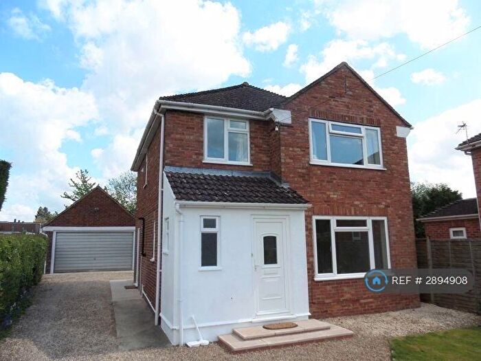 3 Bedroom Detached House To Rent In Oxford Road, Kidlington, OX5