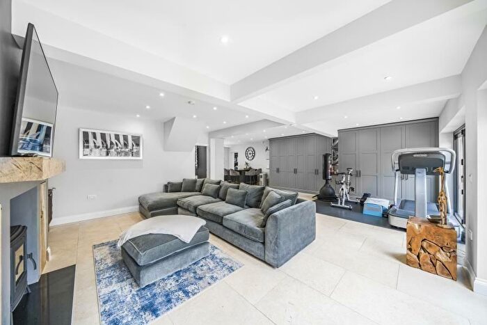 4 Bedroom Detached Bungalow To Rent In Staines-Upon-Thames, Surrey, TW18