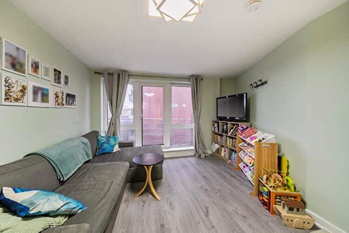 2 Bedroom Flat For Sale In Eclipse House, Wood Green, London, N22