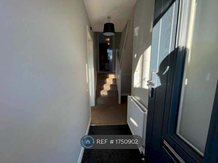 2 Bedroom Terraced House To Rent In Ridgewood Close, Baildon, Shipley, BD17