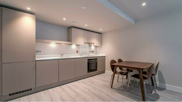 2 Bedroom Apartment To Rent In Broad Street, B15