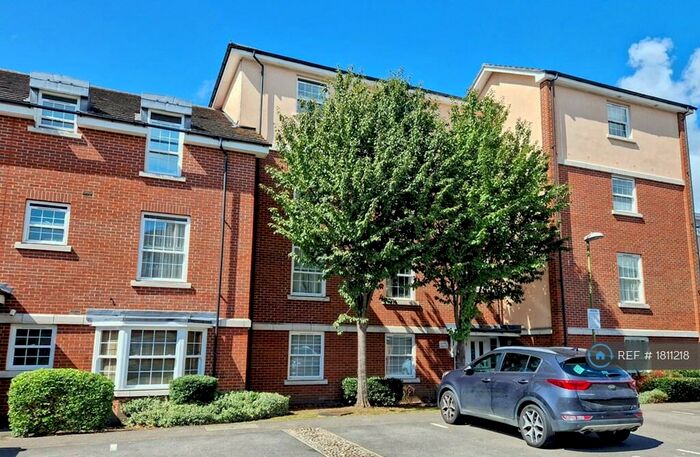 2 Bedroom Flat To Rent In Merrifield Court, Welwyn Garden City, AL7