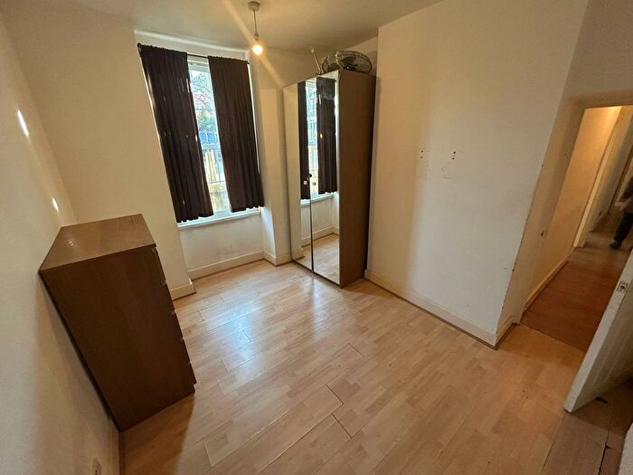 2 Bedroom Flat To Rent In Tooley Street, London, SE1
