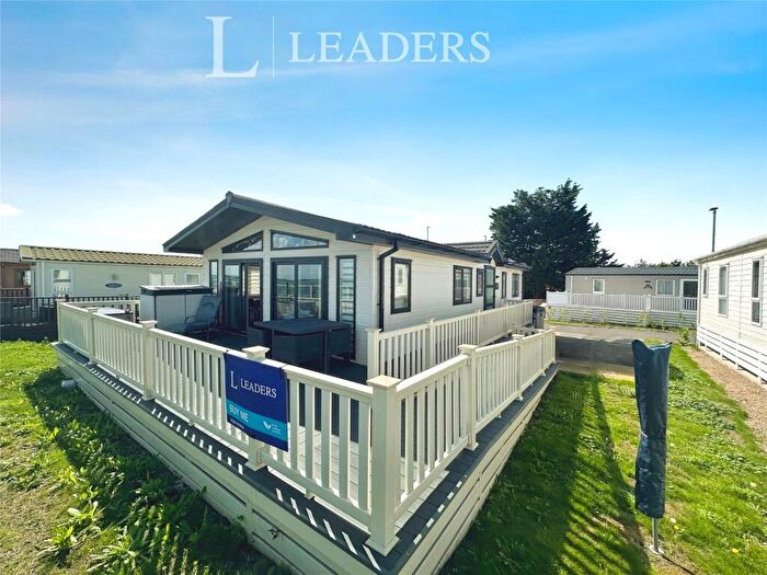 2 Bedroom Mobile Home For Sale In Eastern Road, Portsmouth, Hampshire, PO3