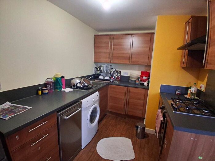 2 Bedroom Flat To Rent In Lorenzo House, Goodmayes, IG3