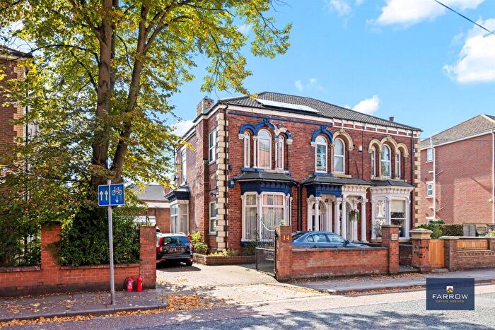 5 Bedroom Semi-Detached House For Sale In Eleanor Street, Grimsby, DN32