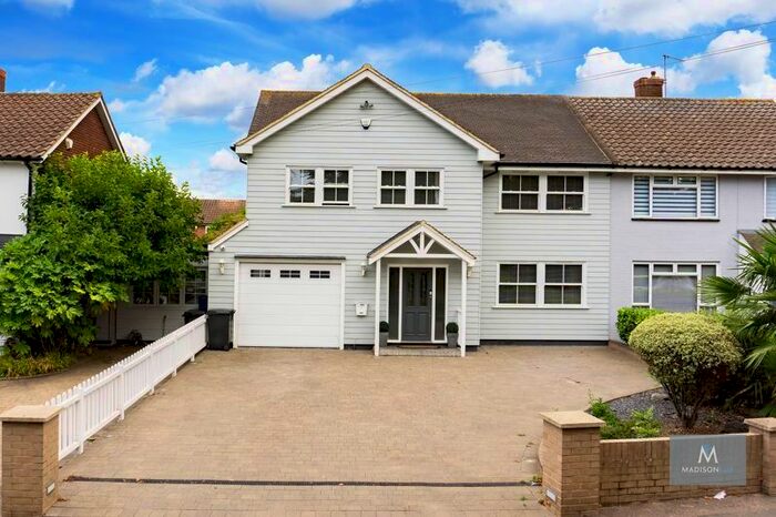 5 Bedroom Semi-Detached House To Rent In Lambourne Road, Chigwell, IG7