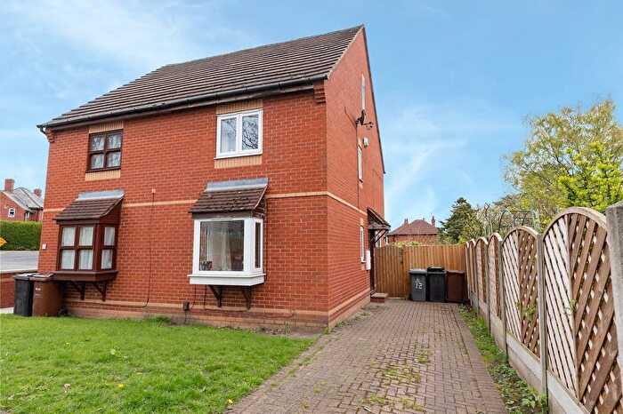 3 Bedroom Semi Detached House For Sale In Lea Farm Road, Kirkstall, Leeds, LS5