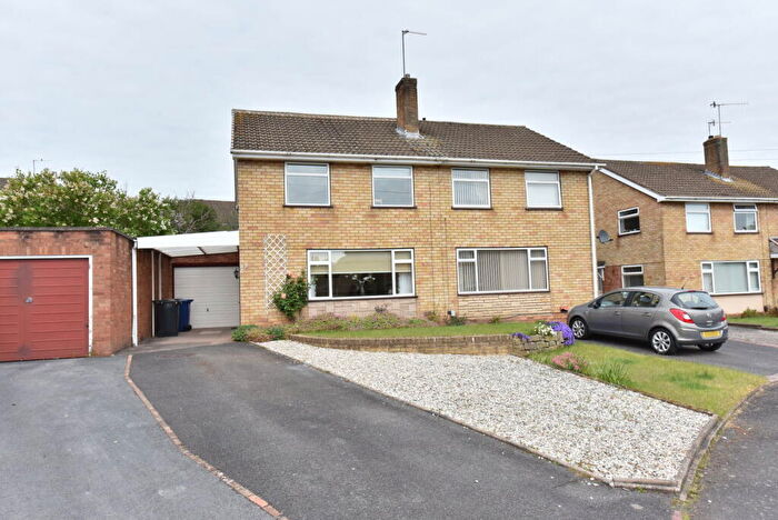 3 Bedroom Semi Detached House For Sale In Wordsley, Warwick Road, DY8