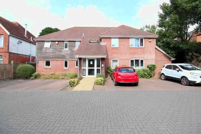 2 Bedroom Flat To Rent In Norris Hill, Southampton, SO18