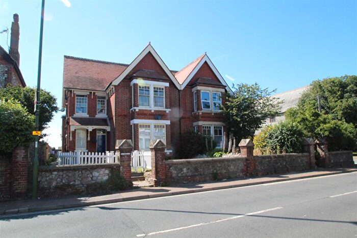 1 Bedroom Flat For Sale In Arundel Road, Littlehampton, BN17