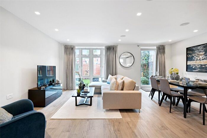 4 Bedroom Terraced House To Rent In Thames Street, Weybridge, KT13