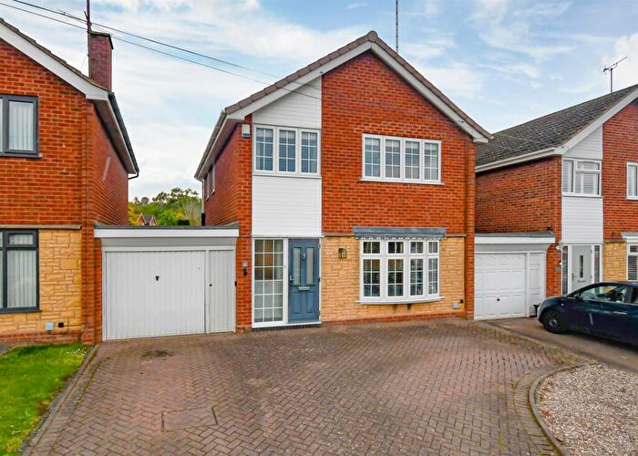 3 Bedroom House For Sale In Greenslade Road, Dudley, DY3
