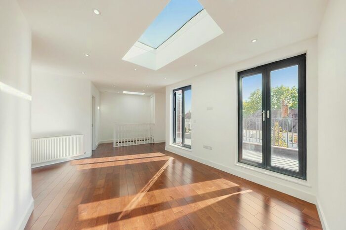 2 Bedroom Maisonette To Rent In Sudbury Croft, Wembley, Middlesex, HA0