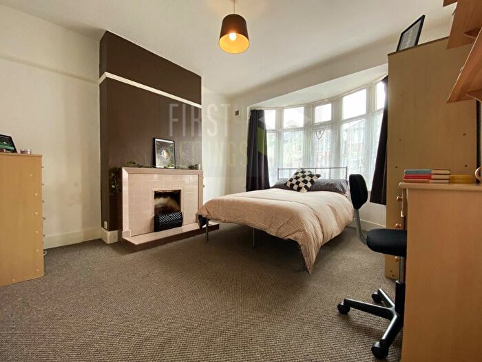 4 Bedroom Semi-Detached House To Rent In Greenhill Road, Clarendon Park, LE2