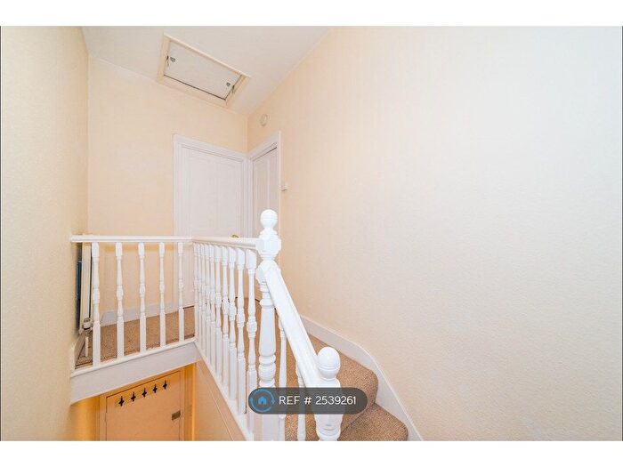 1 Bedroom Flat To Rent In Forest Road, Leytonstone, E11
