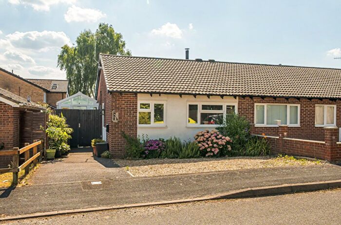2 Bedroom Bungalow For Sale In Hulles Way, North Baddesley, Southampton, Hampshire, SO52