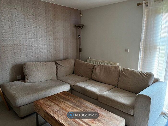 1 Bedroom Flat To Rent In Findlay Mews, Marlow, SL7