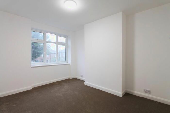 2 Bedroom Maisonette To Rent In Shelley Close, Greenford, UB6