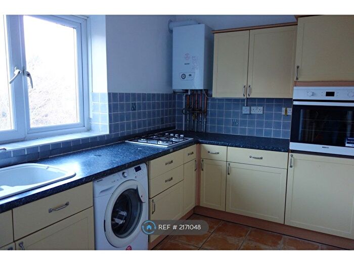 2 Bedroom Flat To Rent In Blackheath, London, SE3