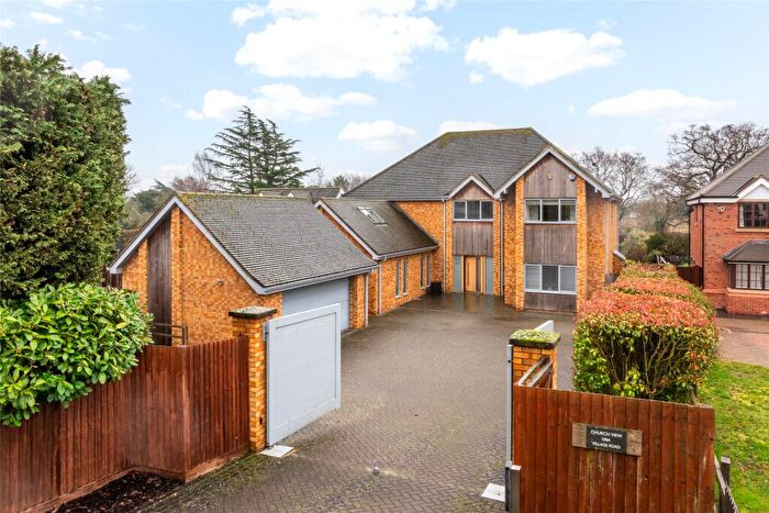 5 Bedroom Detached House For Sale In Village Road, Bromham, Bedfordshire, MK43