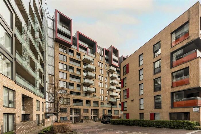2 Bedroom Flat To Rent In Peartree Way, London, SE10