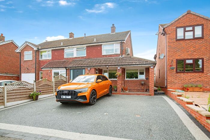 3 Bedroom Semi-Detached House For Sale In Windmill Close, Warton, B79