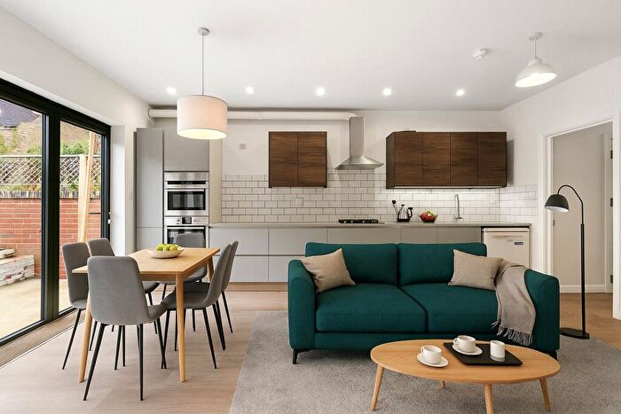 4 Bedroom Terraced House For Sale In Cathles Road, London, SW12