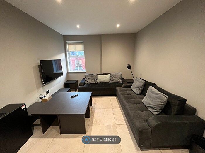 2 Bedroom Flat To Rent In Trafalgar House, Leeds, LS1