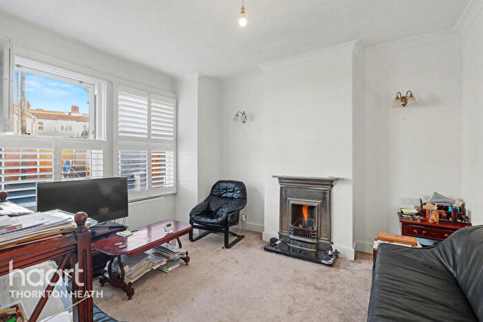 2 Bedroom Maisonette For Sale In Hythe Road, Thornton Heath, CR7