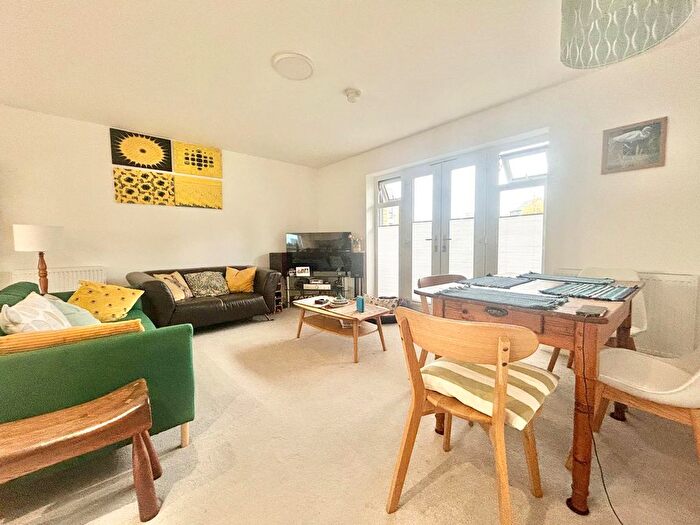 2 Bedroom Flat To Rent In Brocade Road, Andover, SP11