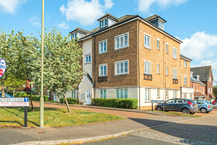 2 Bedroom Flat For Sale In Allington Close, Farnham, Surrey, GU9