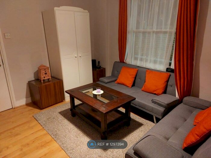 Studio To Rent In Acre Passage, Windsor SL4