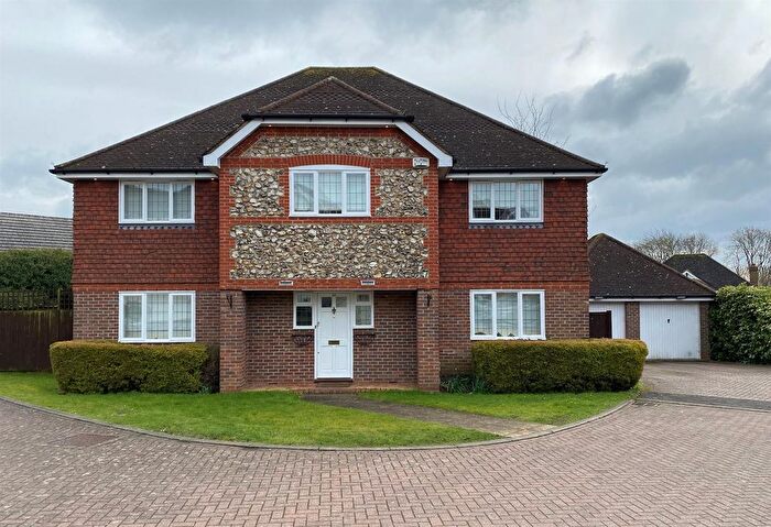 5 Bedroom Detached House To Rent In Richardson Crescent, Cheshunt, Waltham Cross, EN7