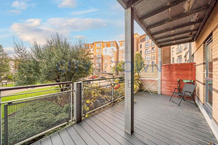 1 Bedroom Apartment For Sale In Harry Zeital Way, London, E5