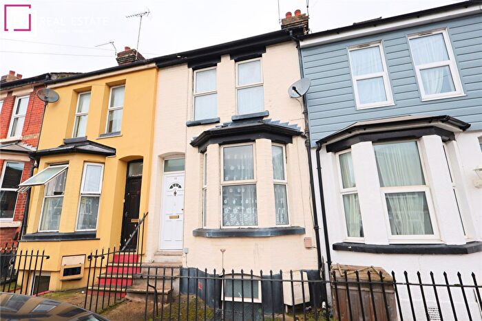 3 Bedroom Terraced House For Sale In St. Marys Road, Gillingham, ME7