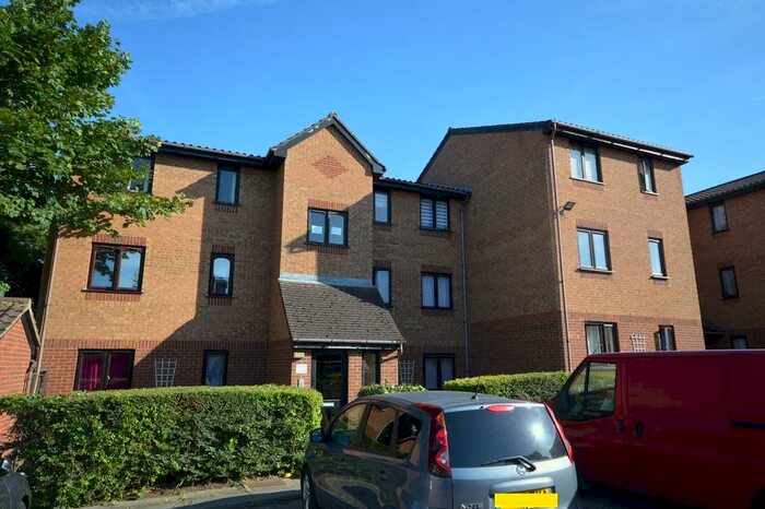 1 Bedroom Flat To Rent In Pempath Place, Wembley, HA9