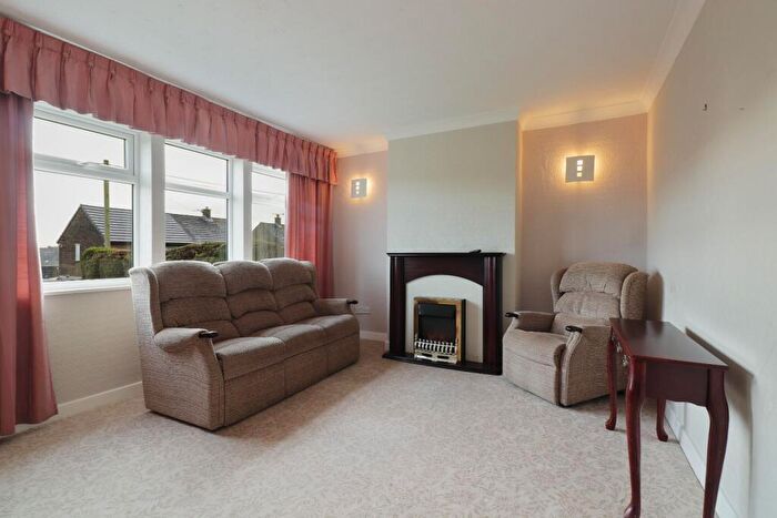 3 Bedroom Semi-Detached House For Sale In Wellgreen Road, Stannington, Sheffield, S6