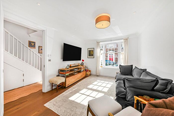 4 Bedroom Mews To Rent In Fairfax Place, South Hampstead, NW6