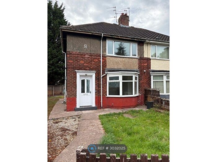 3 Bedroom Semi-Detached House To Rent In Ruswarp Grove, Hull, HU6