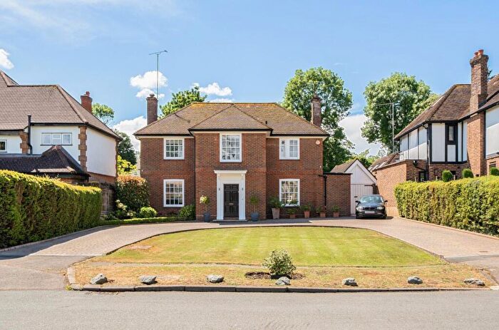 4 Bedroom House For Sale In Pine Grove, Totteridge, N20