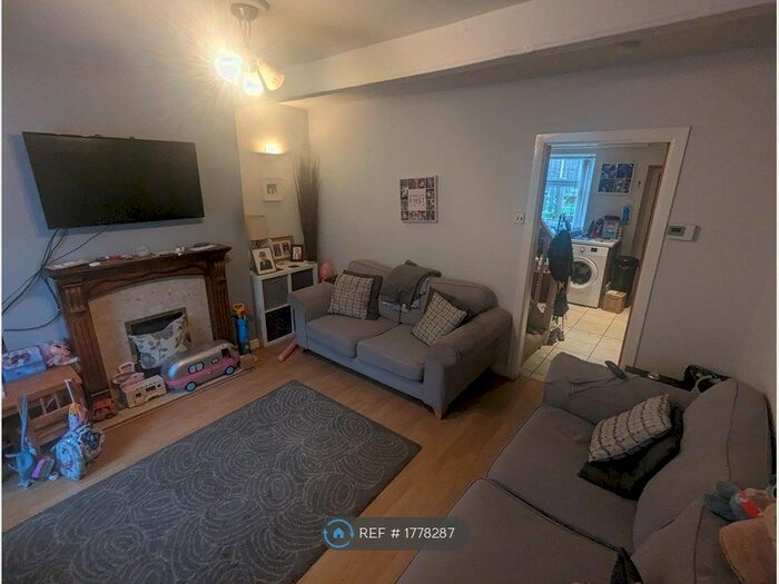 2 Bedroom Terraced House To Rent In Edward Street, Glossop, SK13