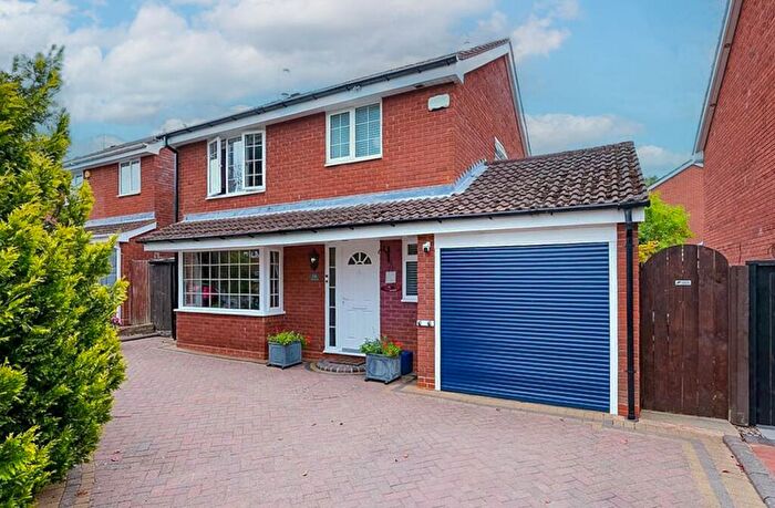 3 Bedroom Detached House For Sale In Thornbury Lane, Redditch, B98