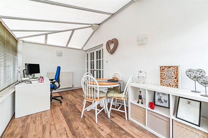 3 Bedroom End Of Terrace House For Sale In Cormorant Close, Fareham, PO16