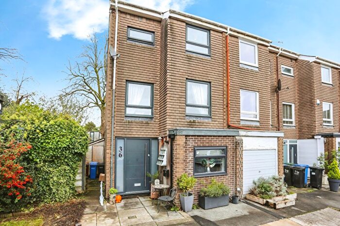 3 Bedroom End Terrace House For Sale In Mauldeth Close, Heaton Mersey, Stockport, SK4