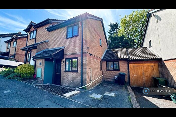 2 Bedroom Semi-Detached House To Rent In Bayleys Drive, Bristol, BS15