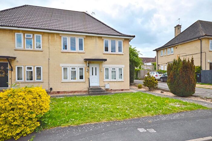 2 Bedroom Flat To Rent In Mayfields, Keynsham, Bristol, BS31